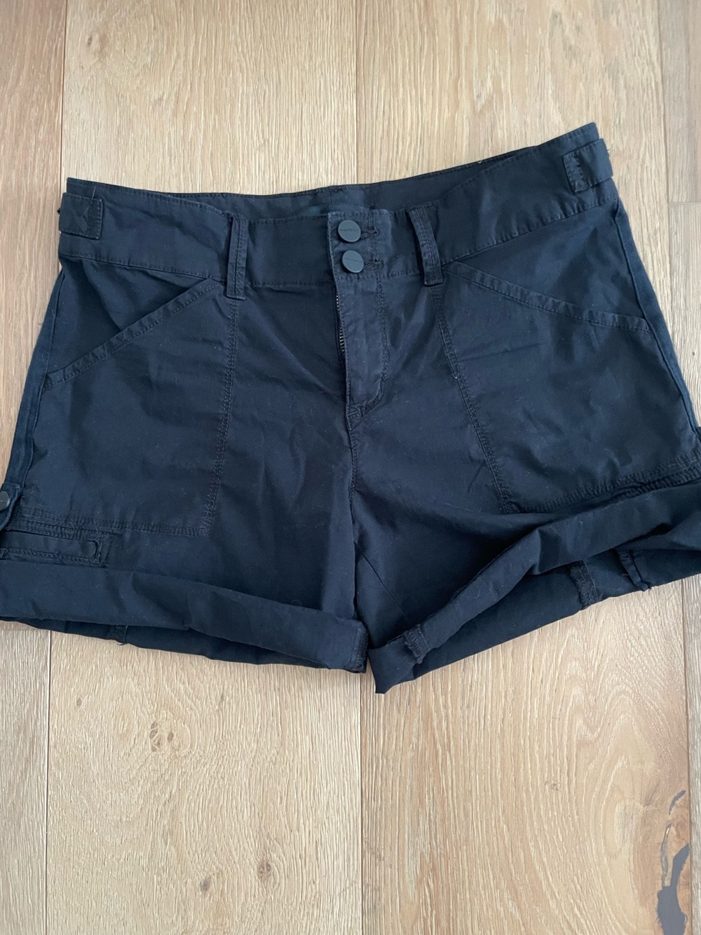 Sanctuary Black Women's Casual Roll-Hem Shorts size 26